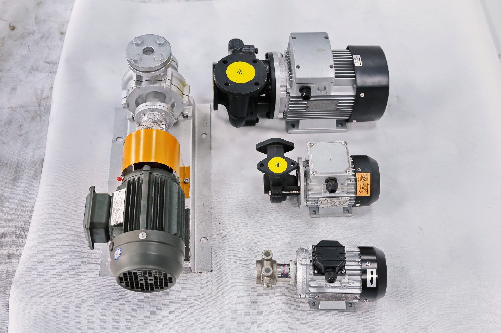 2025年導(dǎo)電加熱熱油爐維修注意事項